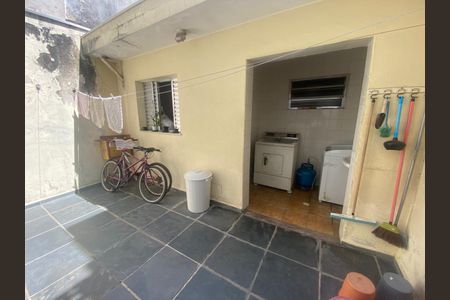 Casa à venda com 250m², 3 quartos e 2 vagasÁrea externa