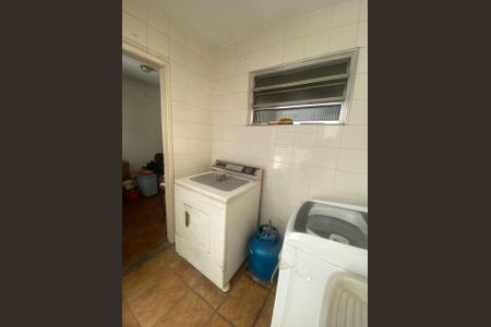 Casa à venda com 250m², 3 quartos e 2 vagasÁrea de Serviço