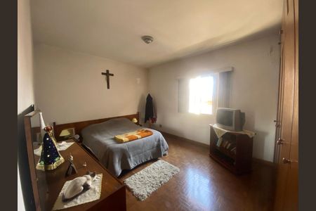 Casa à venda com 250m², 3 quartos e 2 vagasSuíte 2