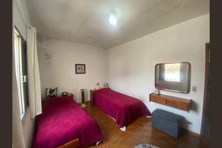 Casa à venda com 250m², 3 quartos e 2 vagasQuarto 2