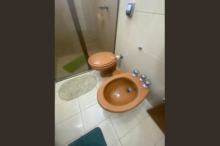 Casa à venda com 250m², 3 quartos e 2 vagasBanheiro Social