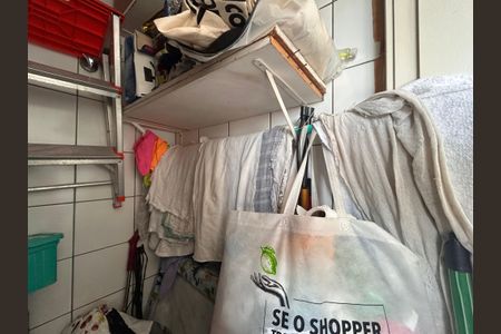 Apartamento à venda com 84m², 3 quartos e 2 vagas Apartamento à venda com 84m², 3 quartos e 2 vagasQuarto de Serviço