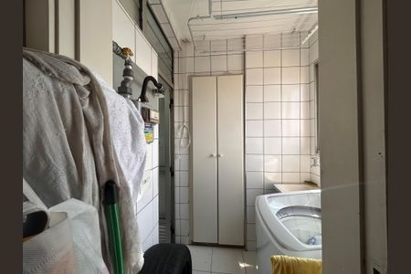 Apartamento à venda com 84m², 3 quartos e 2 vagas Apartamento à venda com 84m², 3 quartos e 2 vagasÁrea de Serviço