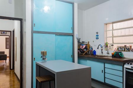 Casa à venda com 193m², 5 quartos e 1 vaga Casa à venda com 193m², 5 quartos e 1 vagaCozinha