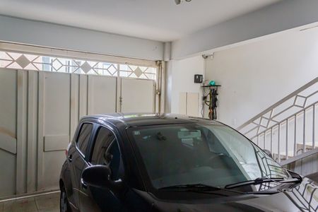 Casa à venda com 193m², 5 quartos e 1 vaga Casa à venda com 193m², 5 quartos e 1 vagaGaragem