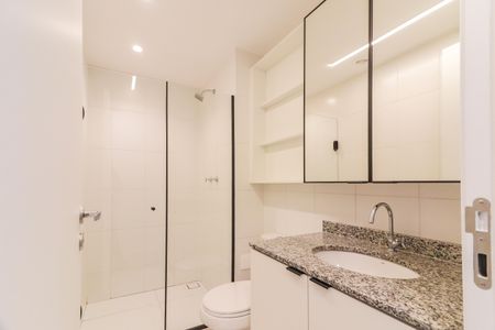 Apartamento para alugar com 55m², 2 quartos e 1 vaga Apartamento para alugar com 55m², 2 quartos e 1 vagaBanheiro
