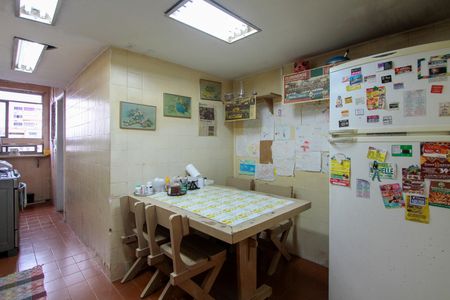 Apartamento para alugar com 250m², 3 quartos e sem vagaCozinha