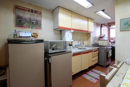 Apartamento para alugar com 250m², 3 quartos e sem vagaCozinha