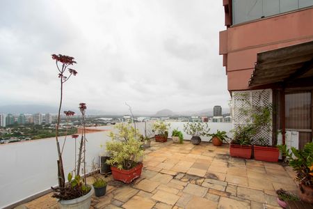 Apartamento para alugar com 250m², 3 quartos e sem vagaTerraço