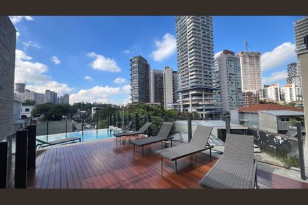 Studio para alugar com 27m², 1 quarto e sem vaga Studio para alugar com 27m², 1 quarto e sem vagaÁrea comum - Piscina