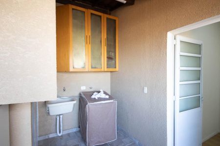 Casa à venda com 250m², 5 quartos e 3 vagasÁrea de Serviço casa 2