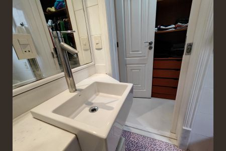 Apartamento à venda com 340m², 3 quartos e 3 vagasBanheiro da Suíte 3