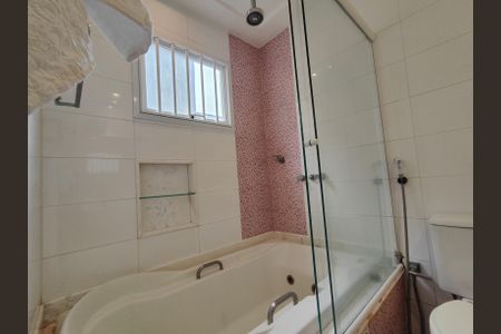 Apartamento à venda com 340m², 3 quartos e 3 vagasBanheiro da Suíte 3