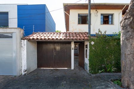 Casa à venda com 230m², 3 quartos e 3 vagasFachada