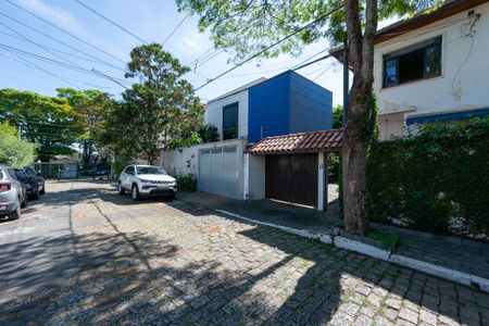 Casa à venda com 230m², 3 quartos e 3 vagasFachada