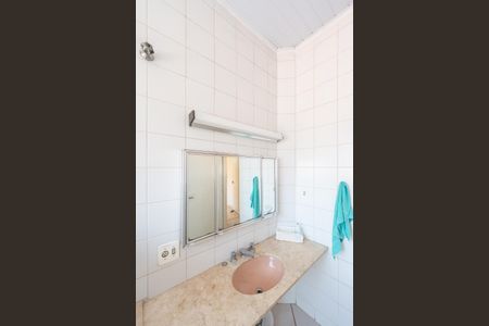 Casa à venda com 230m², 3 quartos e 3 vagasBanheiro Social