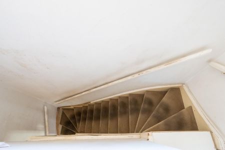 Casa à venda com 230m², 3 quartos e 3 vagasEscadas