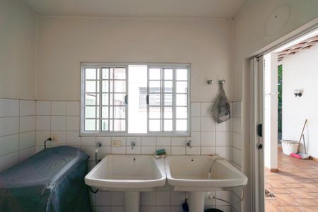 Casa à venda com 230m², 3 quartos e 3 vagasÁrea de Serviço