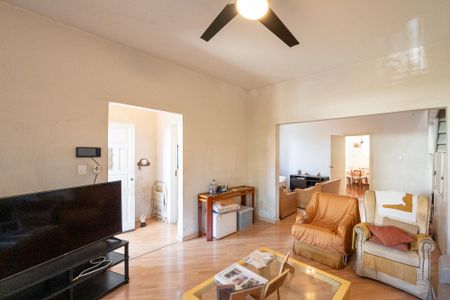 Casa à venda com 230m², 3 quartos e 3 vagasSala