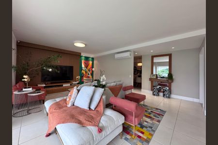 Apartamento à venda com 227m², 3 quartos e 2 vagasSala