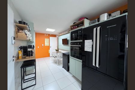 Apartamento à venda com 227m², 3 quartos e 2 vagasCozinha