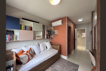 Apartamento à venda com 227m², 3 quartos e 2 vagasSuíte 2