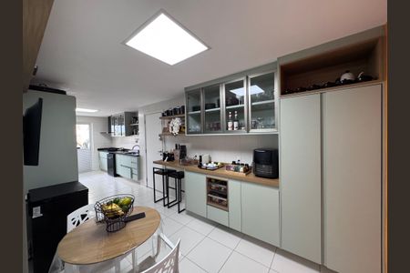 Apartamento à venda com 227m², 3 quartos e 2 vagasCozinha