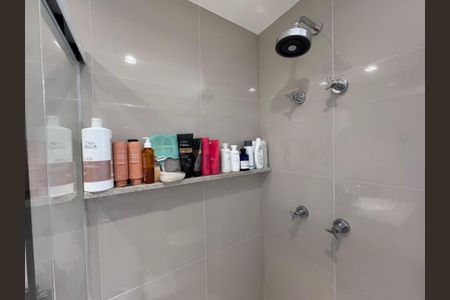 Apartamento à venda com 227m², 3 quartos e 2 vagasBanheiro da Suíte 2