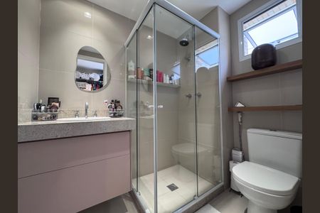 Apartamento à venda com 227m², 3 quartos e 2 vagasBanheiro da Suíte 2