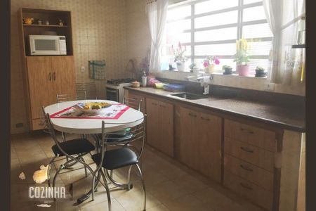 Casa à venda com 3 quartos, 243m² em Vila Guarani, São Paulo