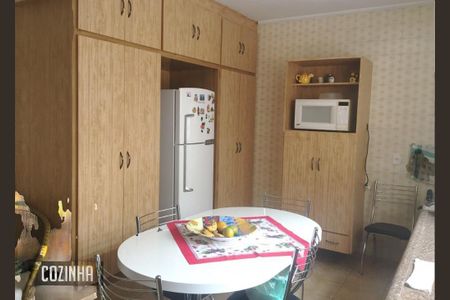 Casa à venda com 3 quartos, 243m² em Vila Guarani, São Paulo