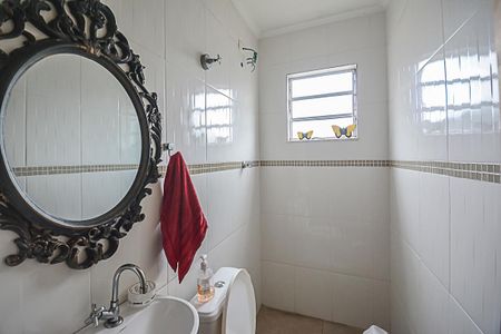 Casa à venda com 224m², 4 quartos e 2 vagasBanheiro 1