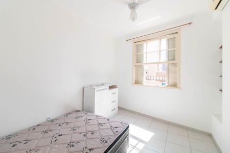 Quarto 1 de apartamento para alugar com 3 quartos, 74m² em Cidade Baixa, Porto Alegre