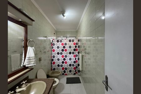 Casa à venda com 238m², 5 quartos e 3 vagasBanheiro da Suíte 1