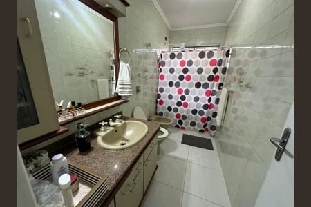 Casa à venda com 238m², 5 quartos e 3 vagasBanheiro da Suíte 1