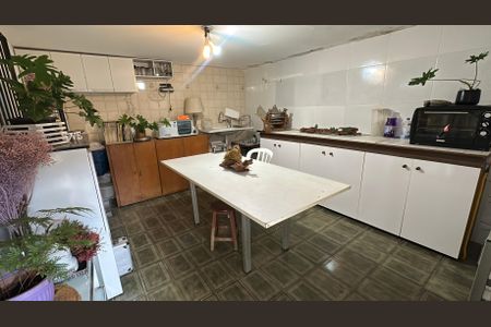 Casa à venda com 238m², 5 quartos e 3 vagasQuarto de Serviço