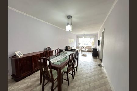 Casa à venda com 238m², 5 quartos e 3 vagasSala de Jantar