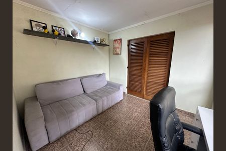 Casa à venda com 238m², 5 quartos e 3 vagasEscritório