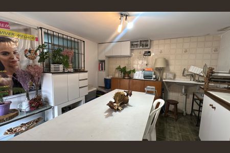 Casa à venda com 238m², 5 quartos e 3 vagasQuarto de Serviço