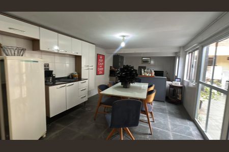 Casa à venda com 238m², 5 quartos e 3 vagasÁrea comum - Salão de festas