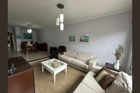 Casa à venda com 238m², 5 quartos e 3 vagasSala