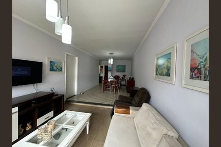 Casa à venda com 238m², 5 quartos e 3 vagasSala