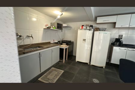 Casa à venda com 238m², 5 quartos e 3 vagasÁrea comum - Salão de festas