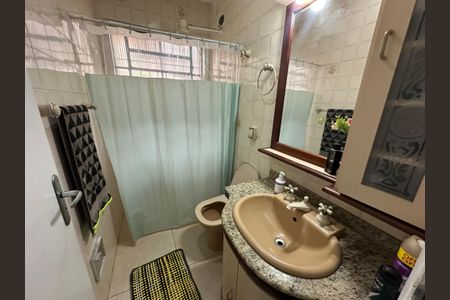 Casa à venda com 238m², 5 quartos e 3 vagasBanheiro Social