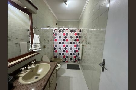 Casa à venda com 238m², 5 quartos e 3 vagasBanheiro da Suíte 1