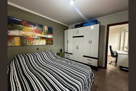 Casa à venda com 238m², 5 quartos e 3 vagasSuíte 2