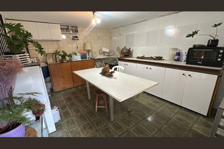 Casa à venda com 238m², 5 quartos e 3 vagasQuarto de Serviço