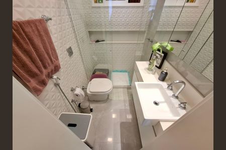 Apartamento à venda com 93m², 2 quartos e 1 vagaBanheiro 2