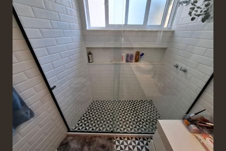 Apartamento à venda com 93m², 2 quartos e 1 vagaBanheiro da suíte