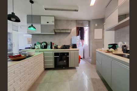 Apartamento à venda com 93m², 2 quartos e 1 vagaCozinha
